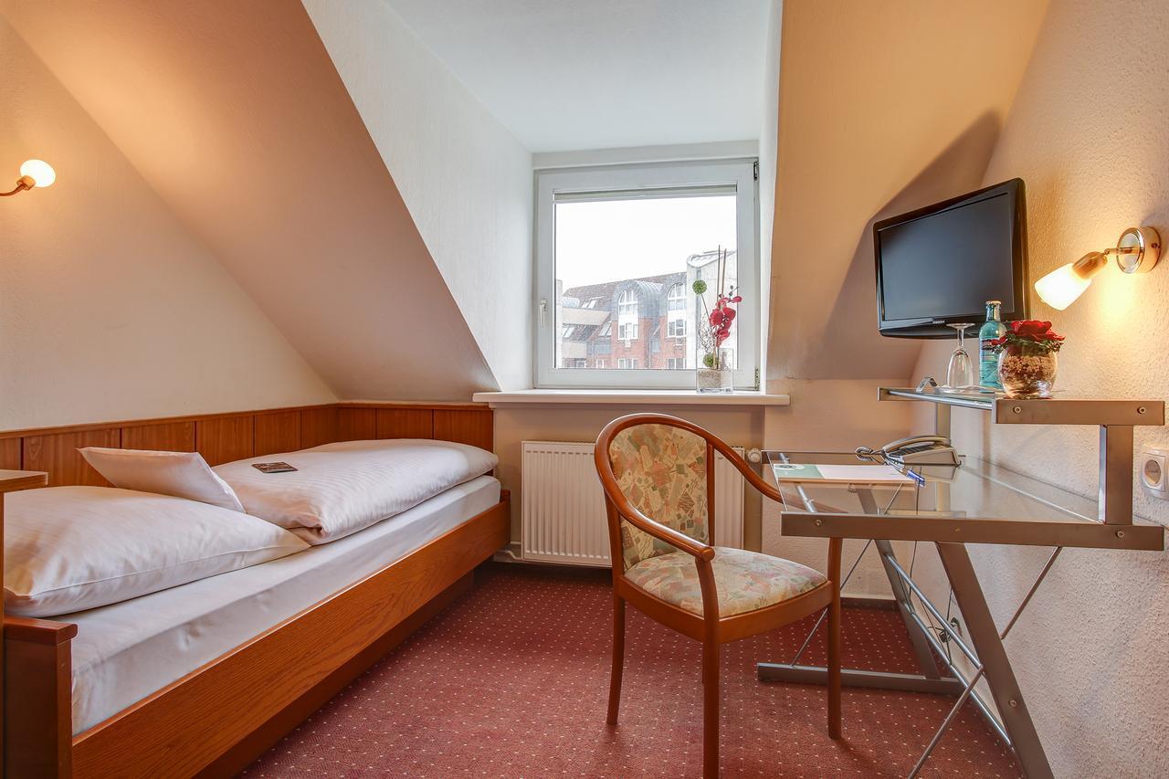 Ina Hotel Consul Kiel Esterno foto