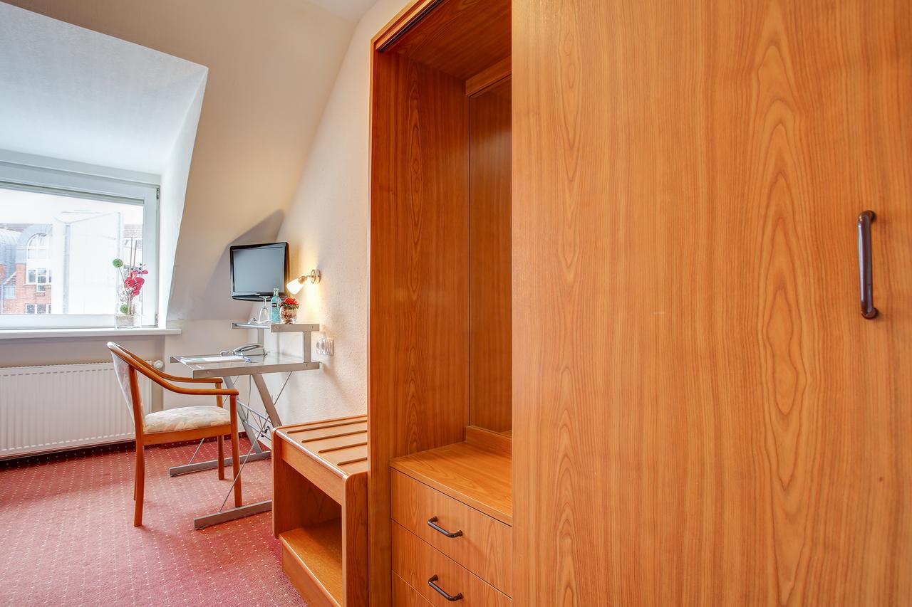 Ina Hotel Consul Kiel Esterno foto